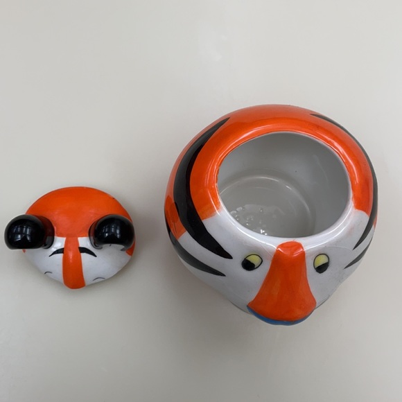 Vintage 2002 Tony the Tiger Ceramic Jar Sugar Bowl with Lid Houston Harvest - Picture 3 of 8